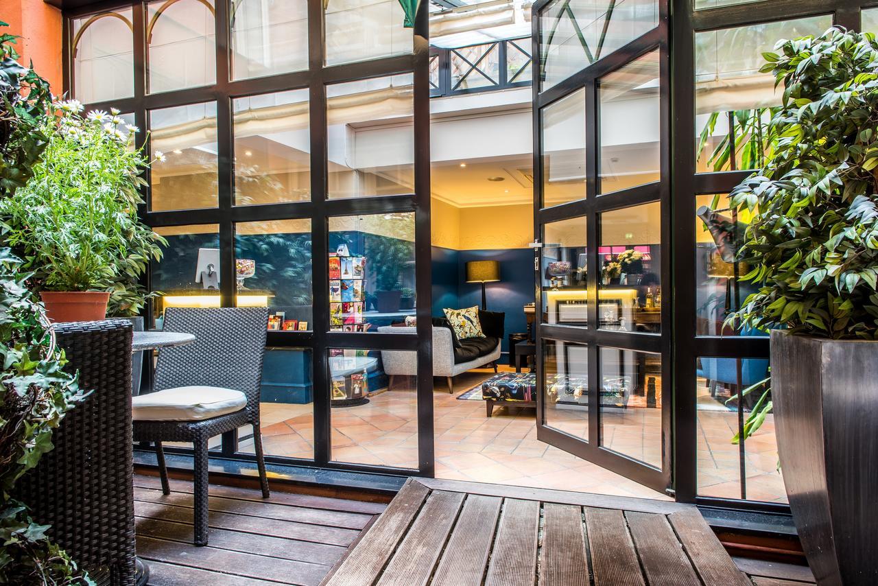 Hotel Jardin Le Brea Paris Bagian luar foto