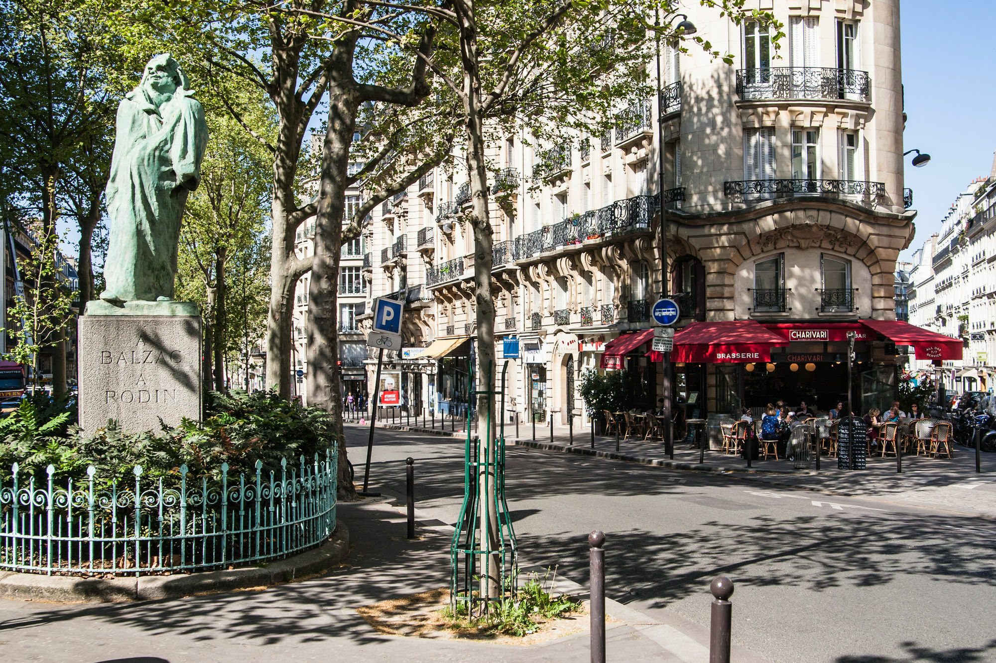 Hotel Jardin Le Brea Paris Bagian luar foto